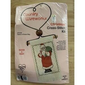Vintage Country Wireworks Christmas Cross Stitch Santa Green‎ Bag Kit 073105 NIP